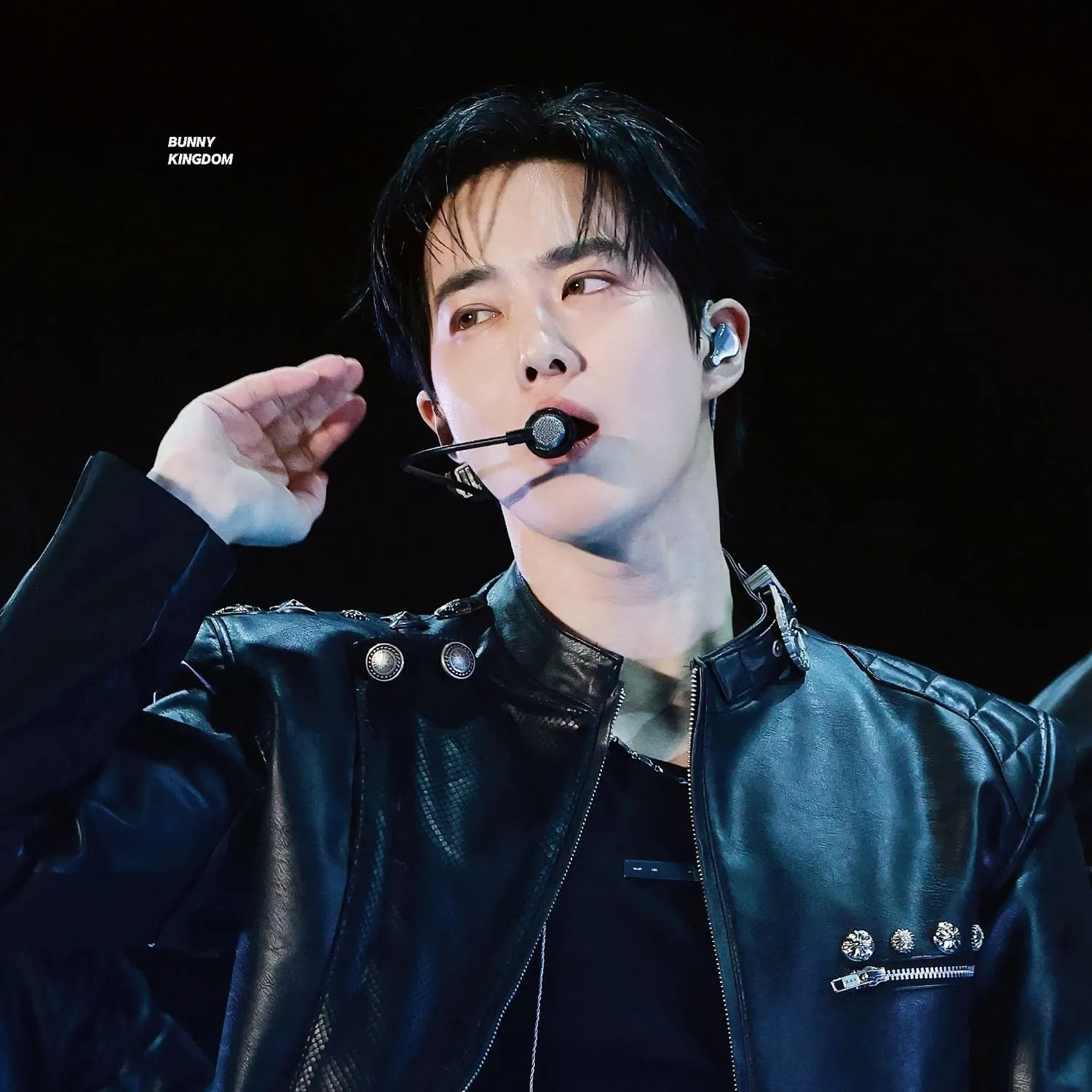 Potret di balik layar Suho (EXO)