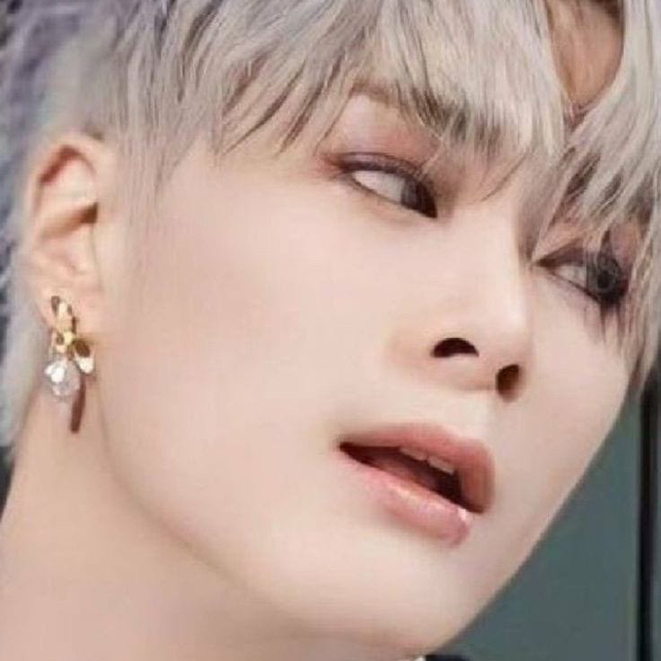 아스트로의 최신 사진