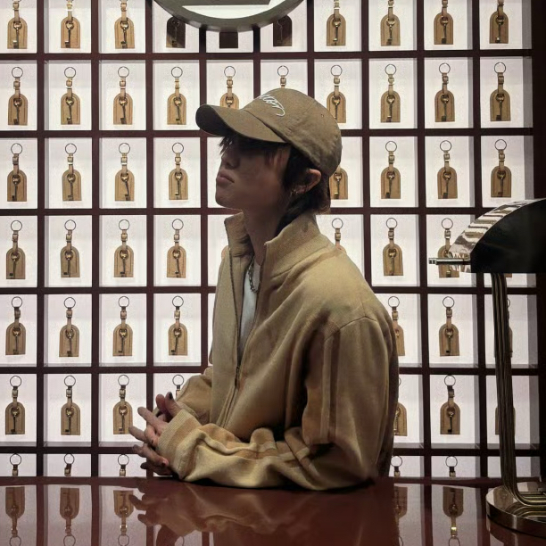 Behind-the-scenes cut of The 8 (SEVENTEEN)