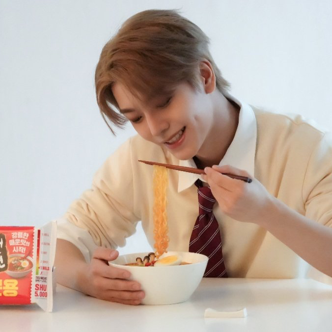 Behind-the-scenes cut of He Xinlong (ALPHA DRIVE ONE)