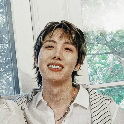 Foto aktivitas terbaru j-hope (BTS)