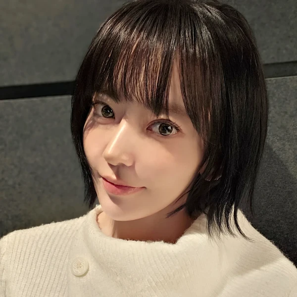 Foto perwakilan Sakura (LE SSERAFIM) yang bersinar hari ini di Choeaedol