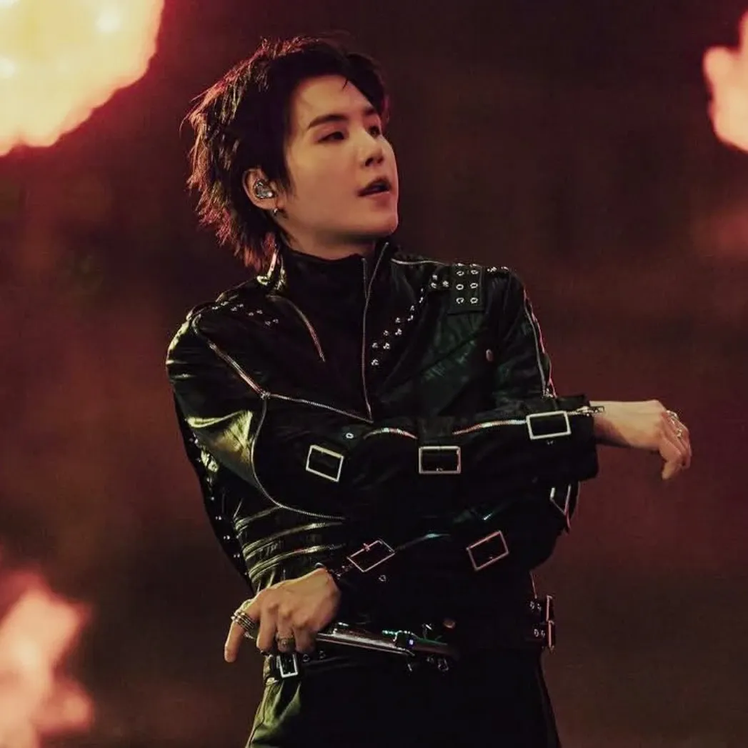 Behind-the-scenes cut of SUGA (BTS)