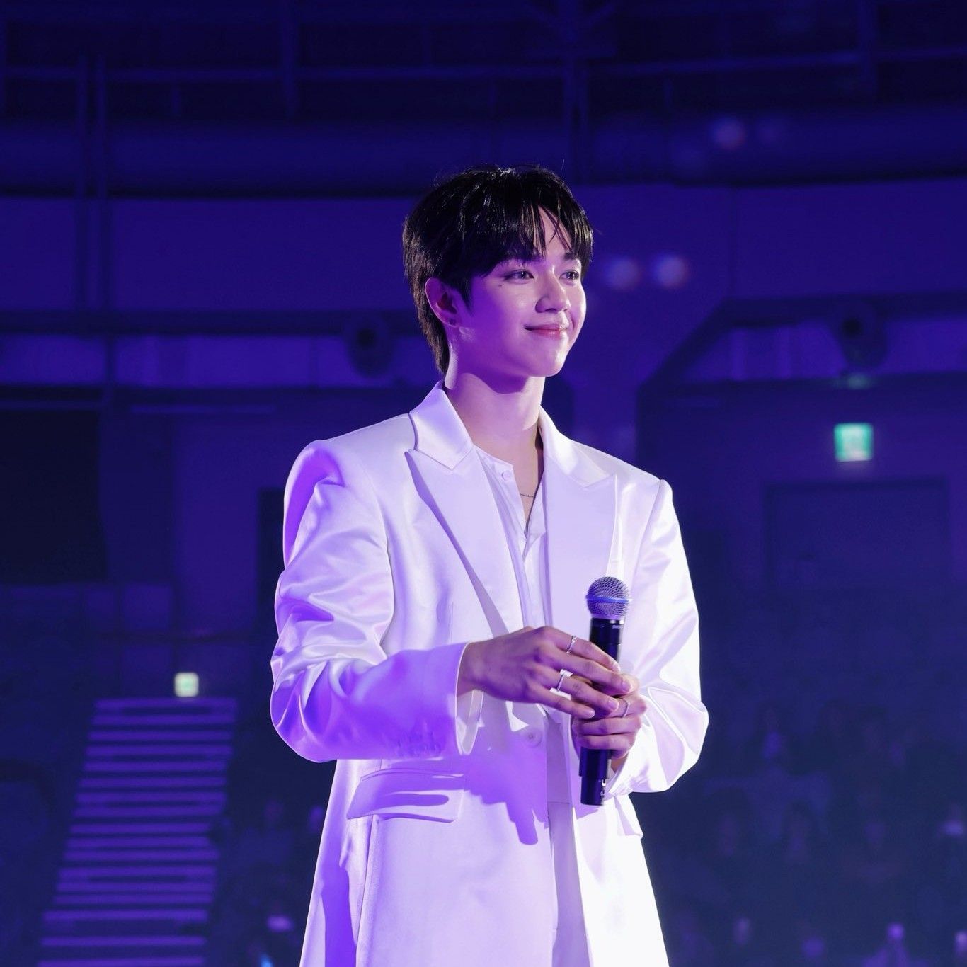 Behind-the-scenes cut of JL (AHOF)