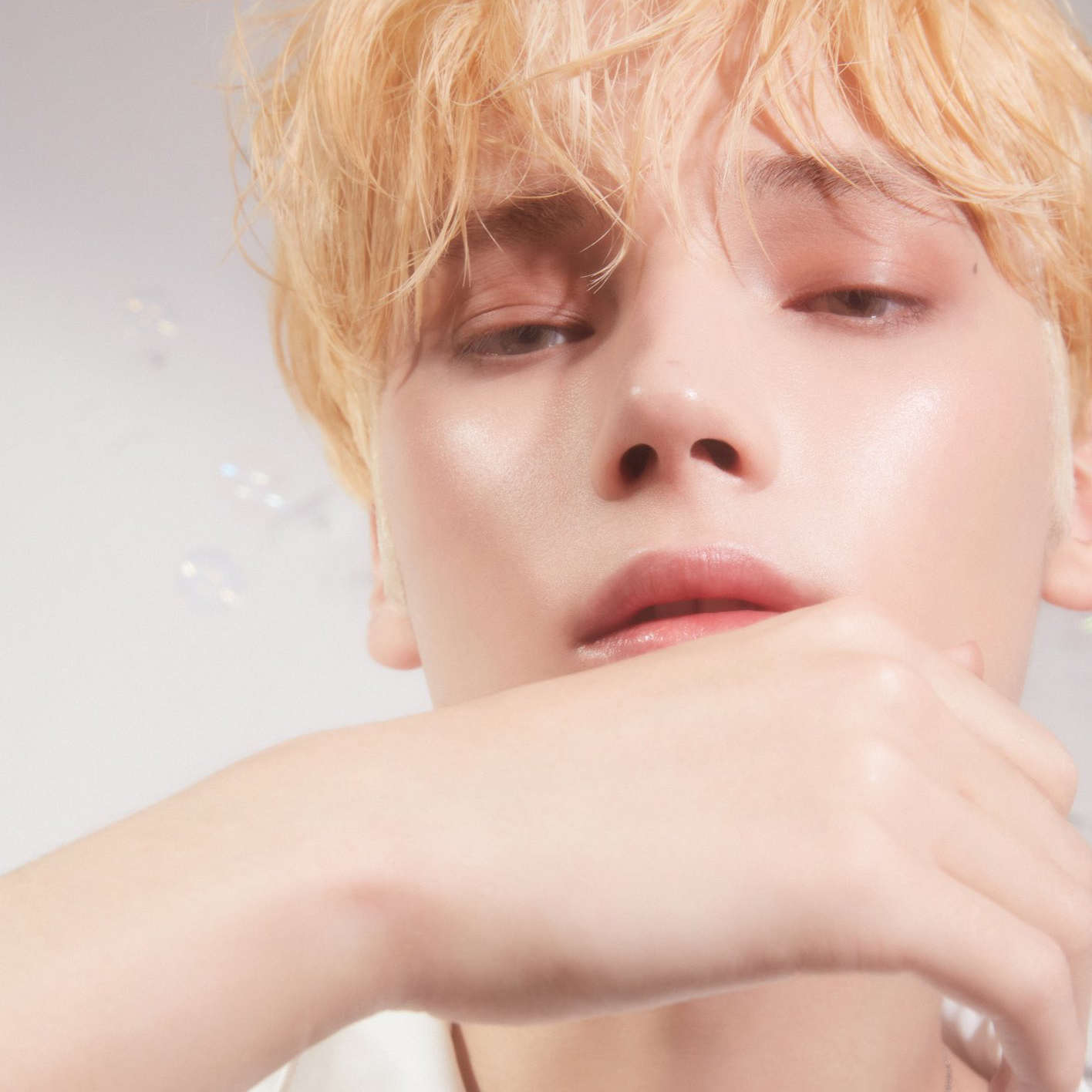 Behind-the-scenes cut of HueningKai (TOMORROW X TOGETHER)