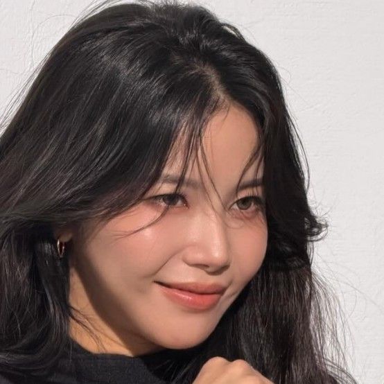 Foto aktivitas terbaru Solar (MAMAMOO)