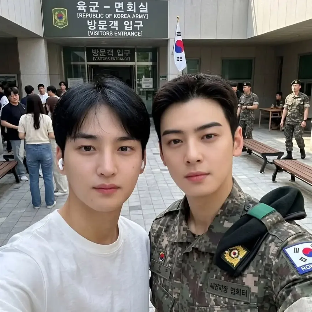 A moment captured by Eunwoo (ASTRO)'s fan