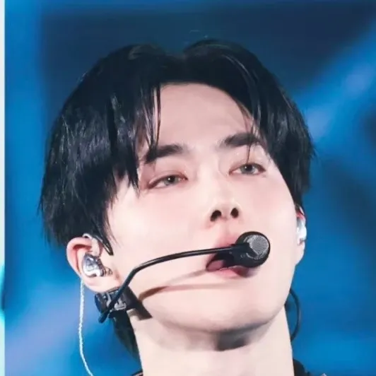 A moment captured by Suho (EXO)'s fan