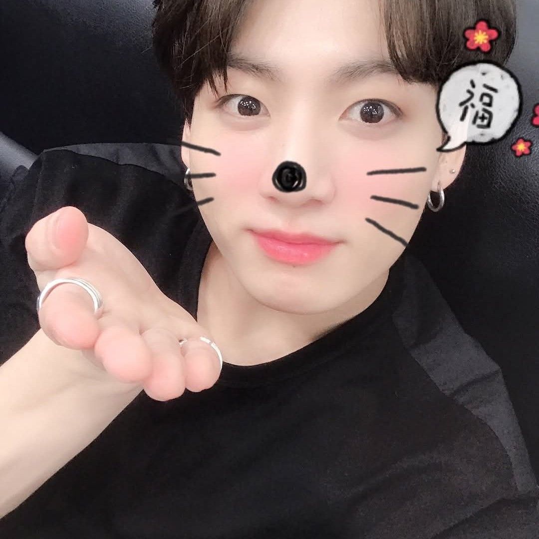 Behind-the-scenes cut of BTS