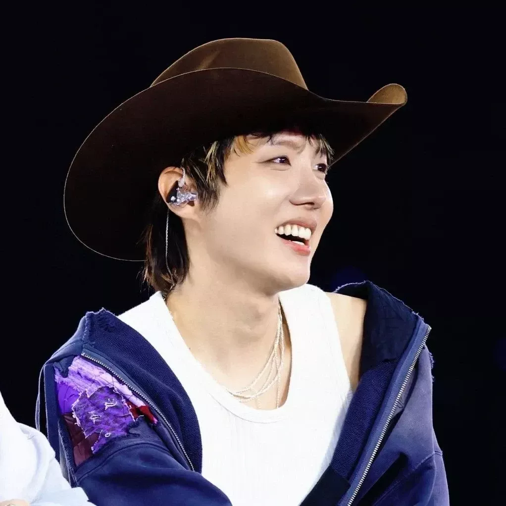 Behind-the-scenes cut of j-hope (BTS)