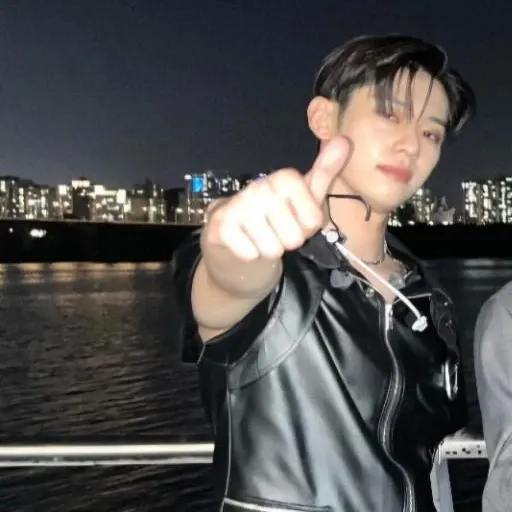 A moment captured by AB6IX's fan