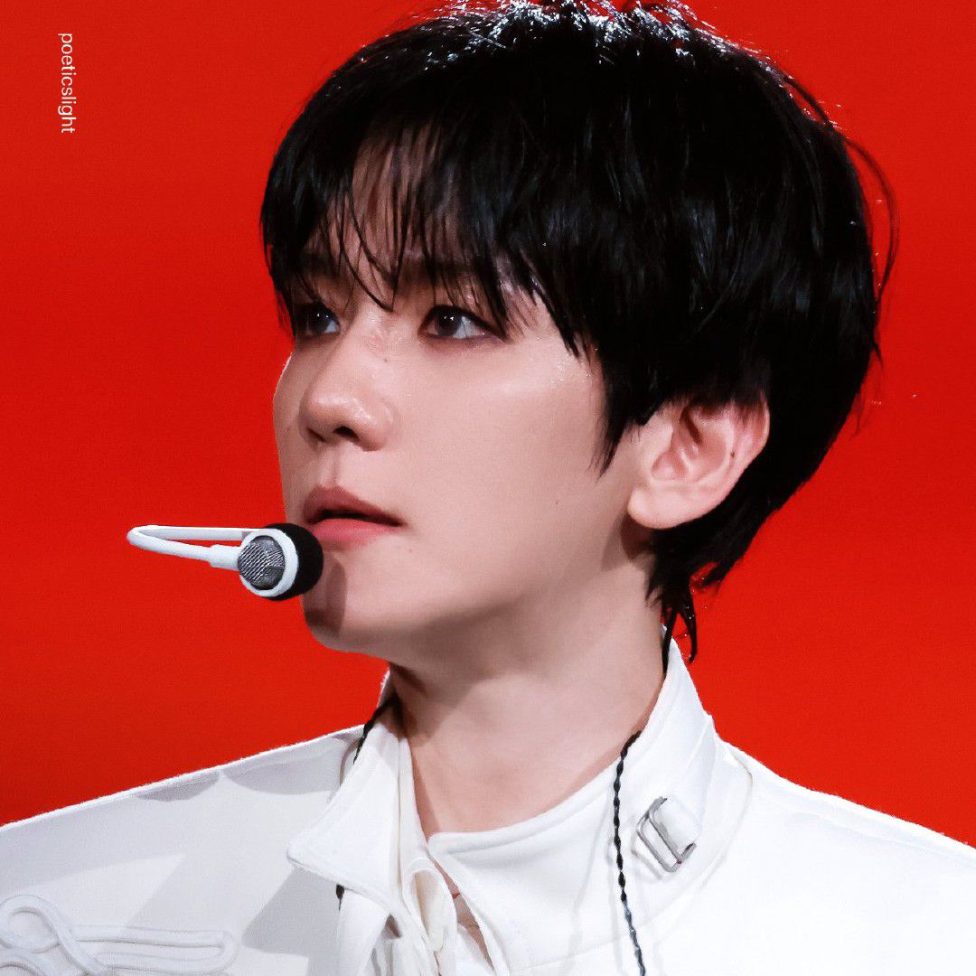 백현 (EXO)의 최신 사진