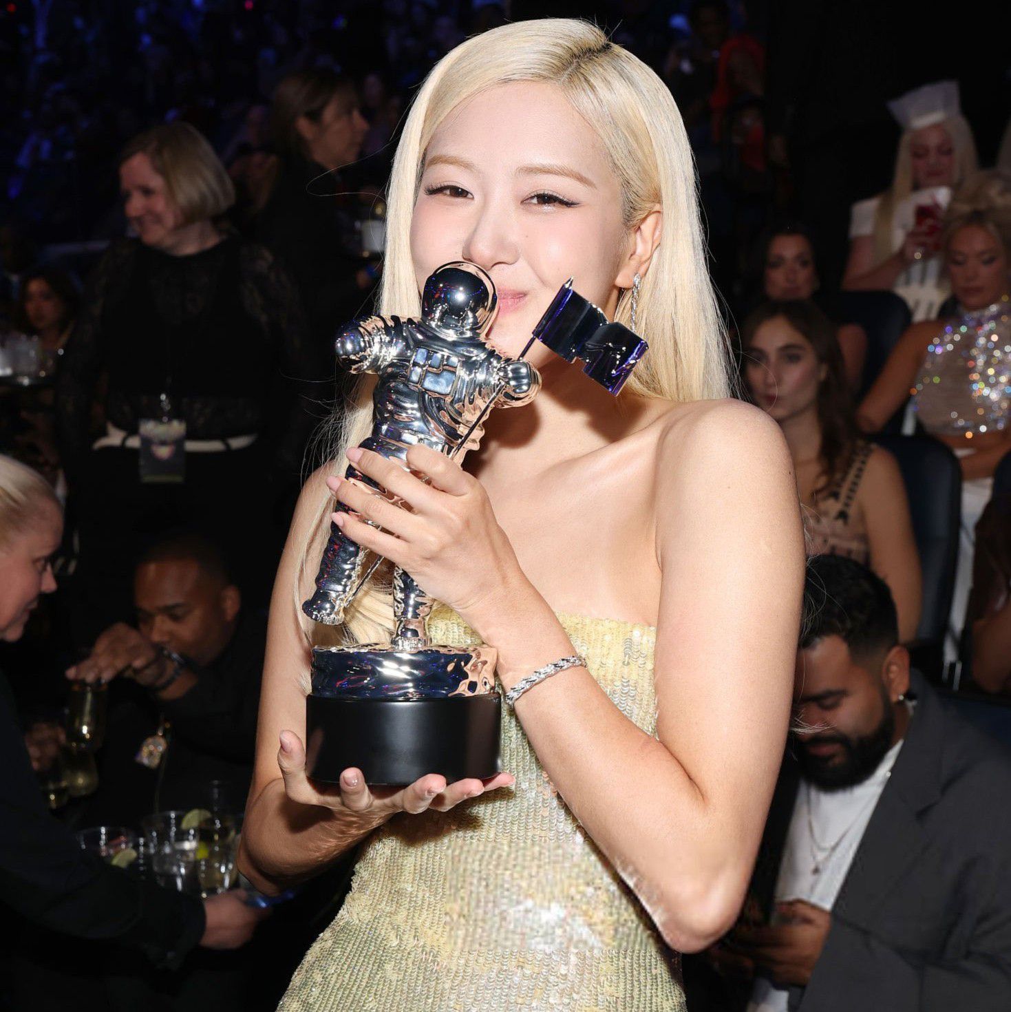 BLACKPINK의 비하인드 컷