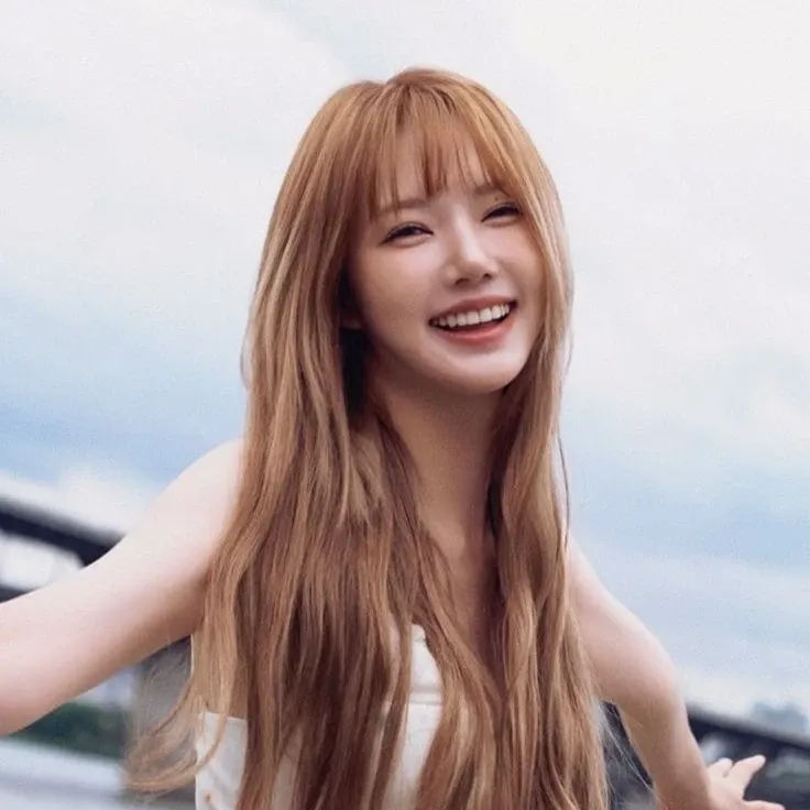 Latest photo of Yerin (GFRIEND)