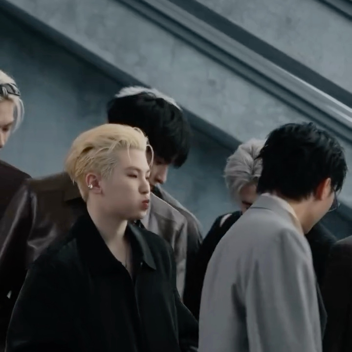 A moment captured by Woozi (SEVENTEEN)'s fan