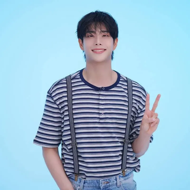 A moment captured by MJ (ASTRO)'s fan