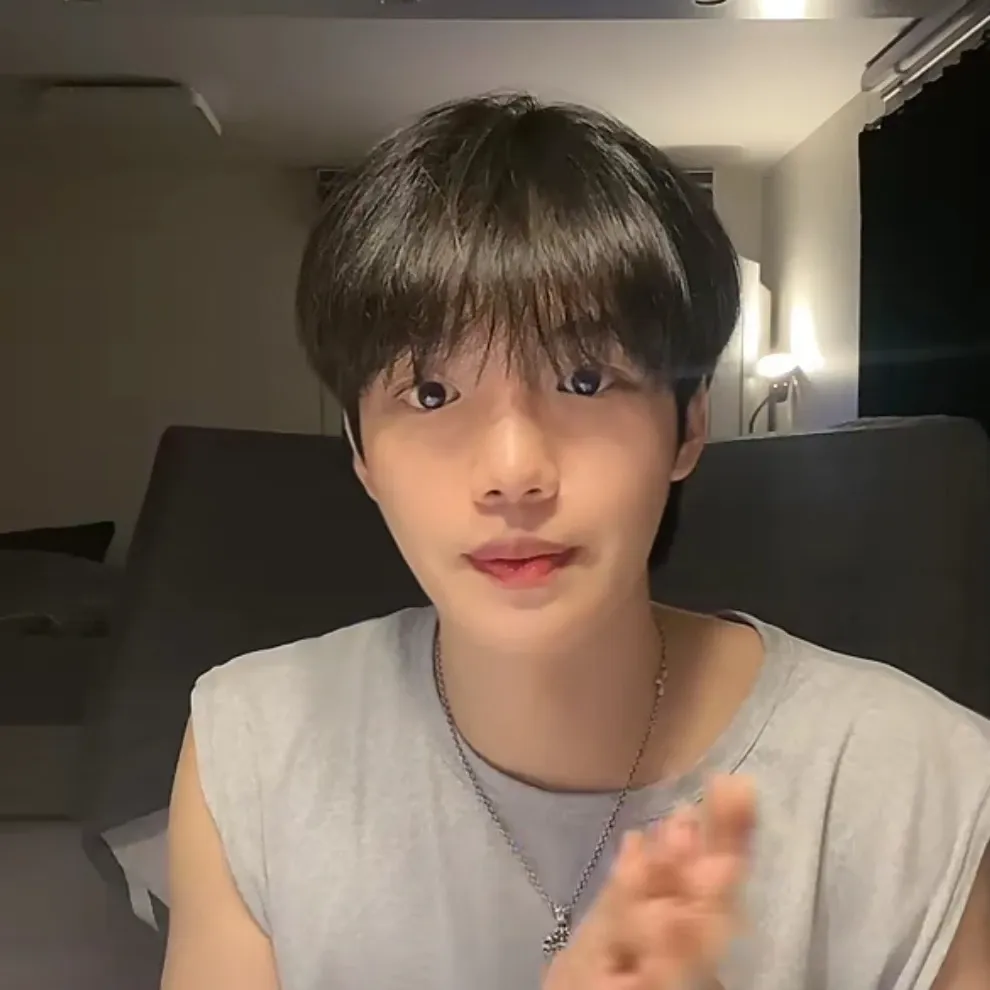 Behind-the-scenes cut of Lim Youngmin