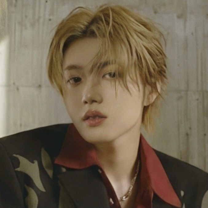 Recent activity shot of Doyoung (TREASURE)