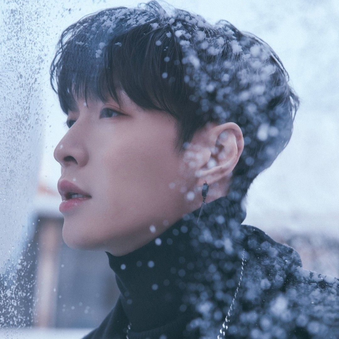 A moment captured by Lay (EXO)'s fan