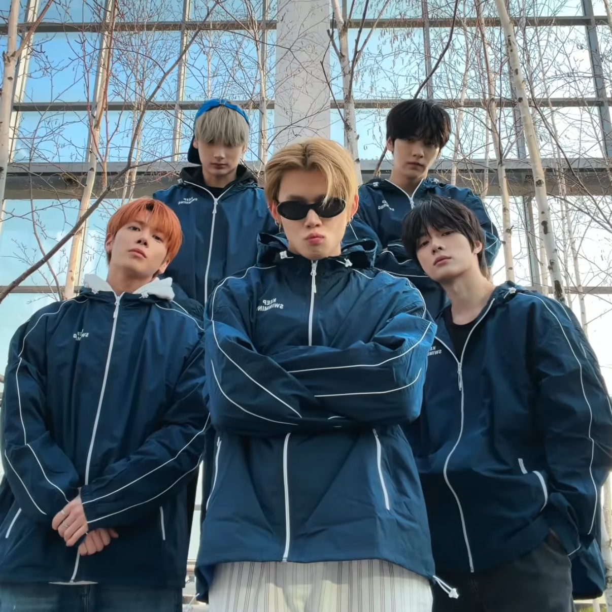 Potret di balik layar TOMORROW X TOGETHER