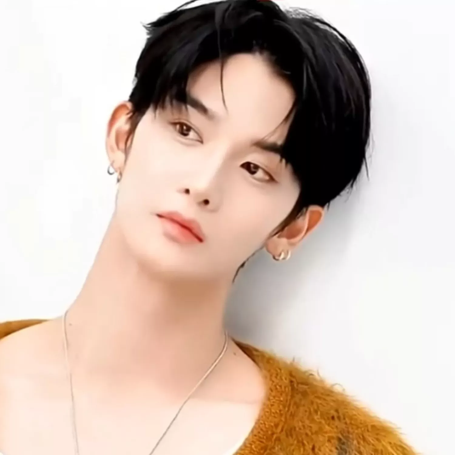 Recent activity shot of Bae Jinyoung