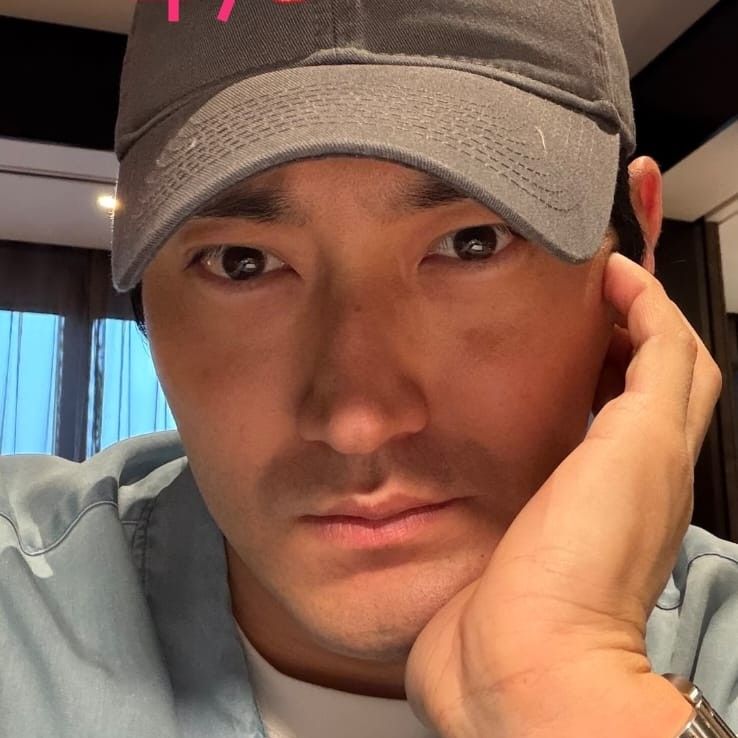 Behind-the-scenes cut of Siwon (Super Junior)