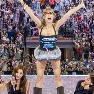 A moment captured by Momo (TWICE)'s fan