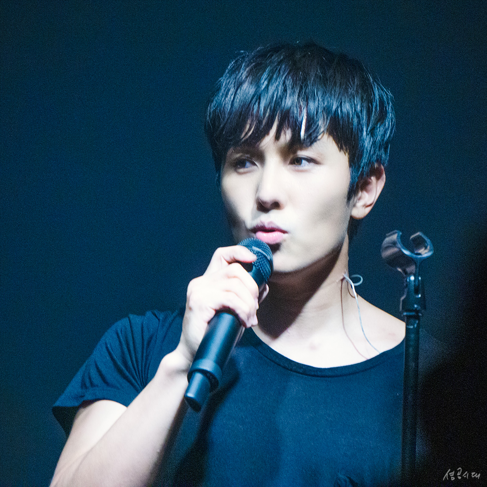 Latest photo of Kim Dongwan (SHINHWA)