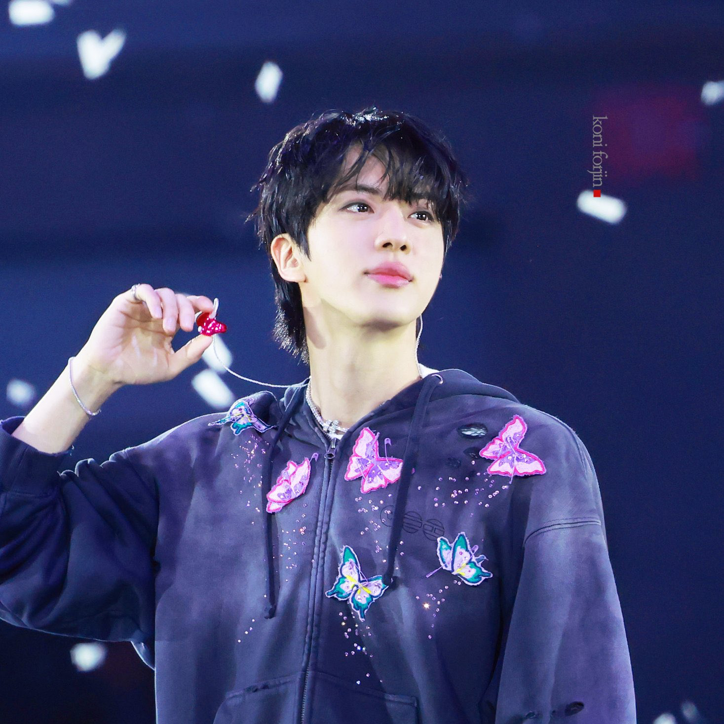 Foto aktivitas terbaru Jin (BTS)