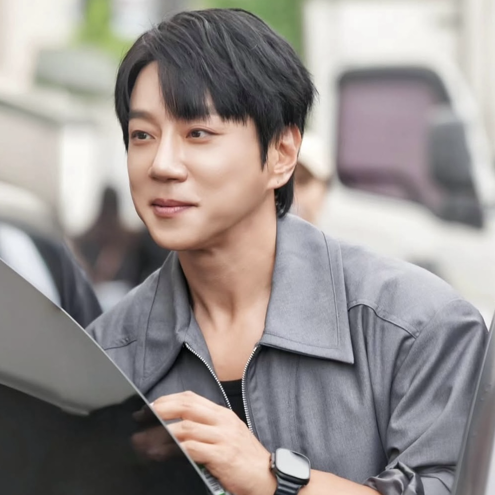 Recent activity shot of Hwang Chiyeol