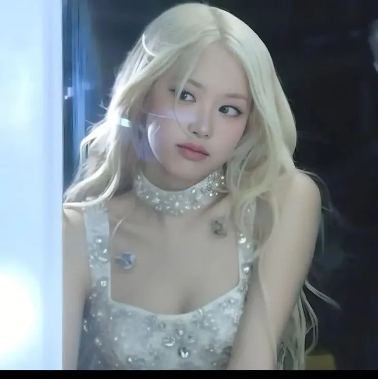 로제 (BLACKPINK) 최근 활동샷