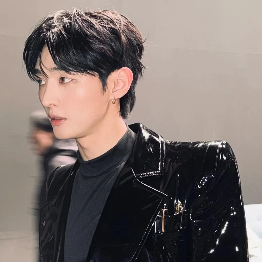 Foto aktivitas terbaru Yoon Jisung