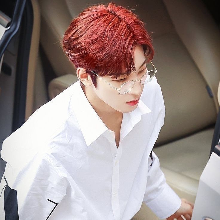 원우 (세븐틴)의 최신 사진