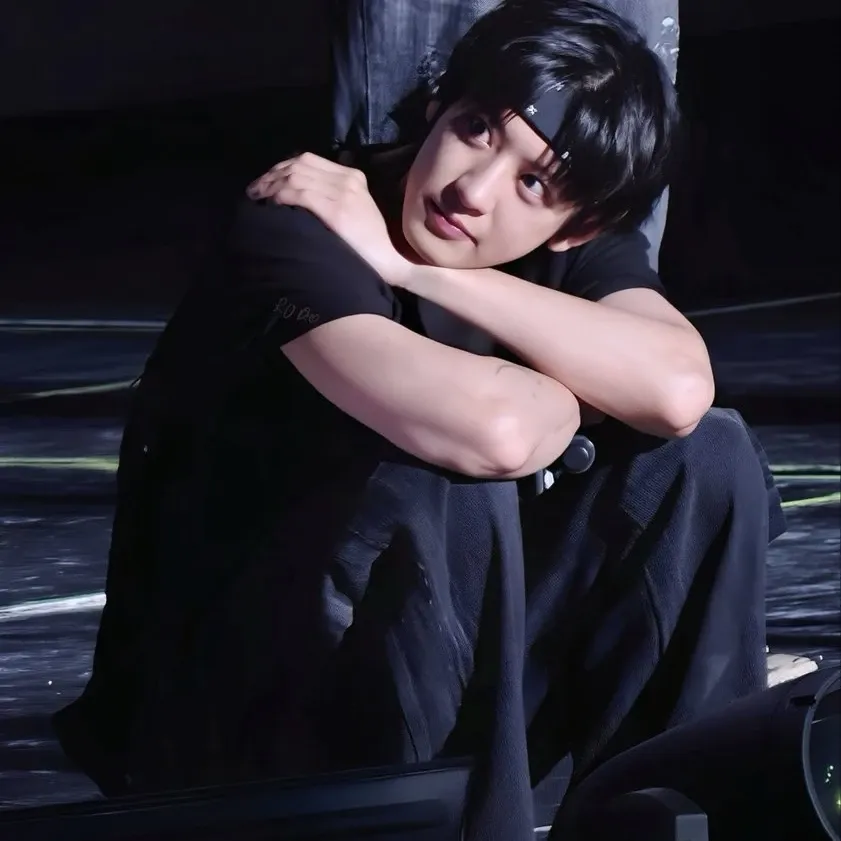 Behind-the-scenes cut of EXO