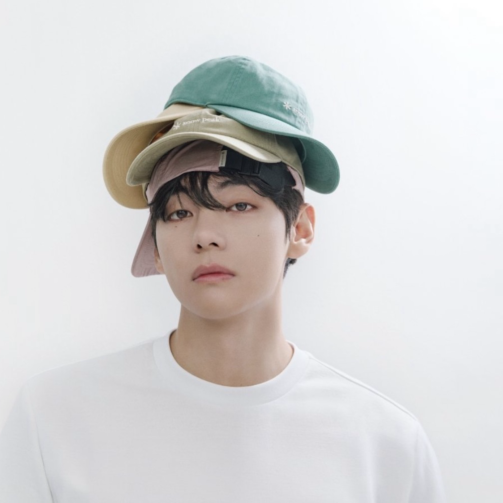 뷔 (방탄소년단)의 최신 사진