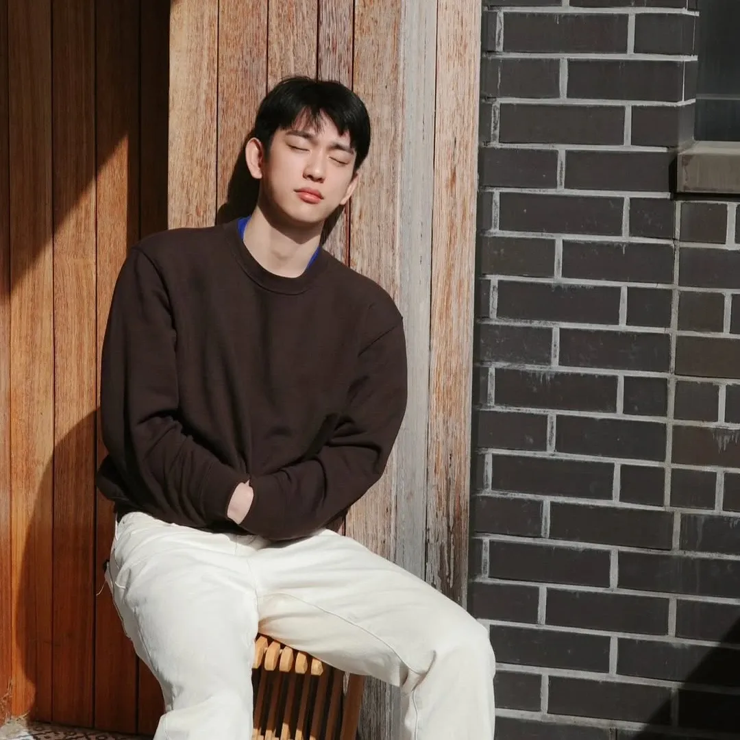 Recent activity shot of Jinyoung (GOT7)