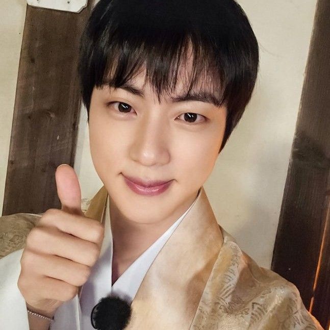 오늘 가장 핫한 케이팝 커뮤니티 피드