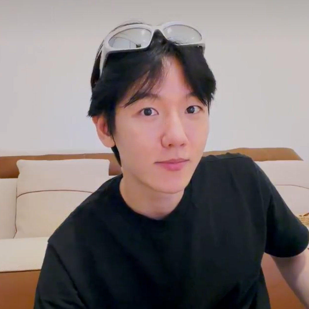 백현 (EXO)의 비하인드 컷