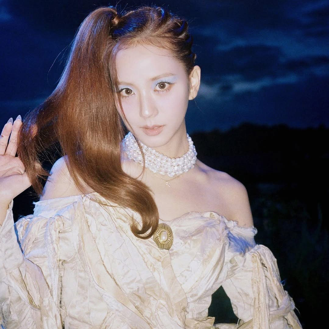 Behind-the-scenes cut of Jisoo (BLACKPINK)