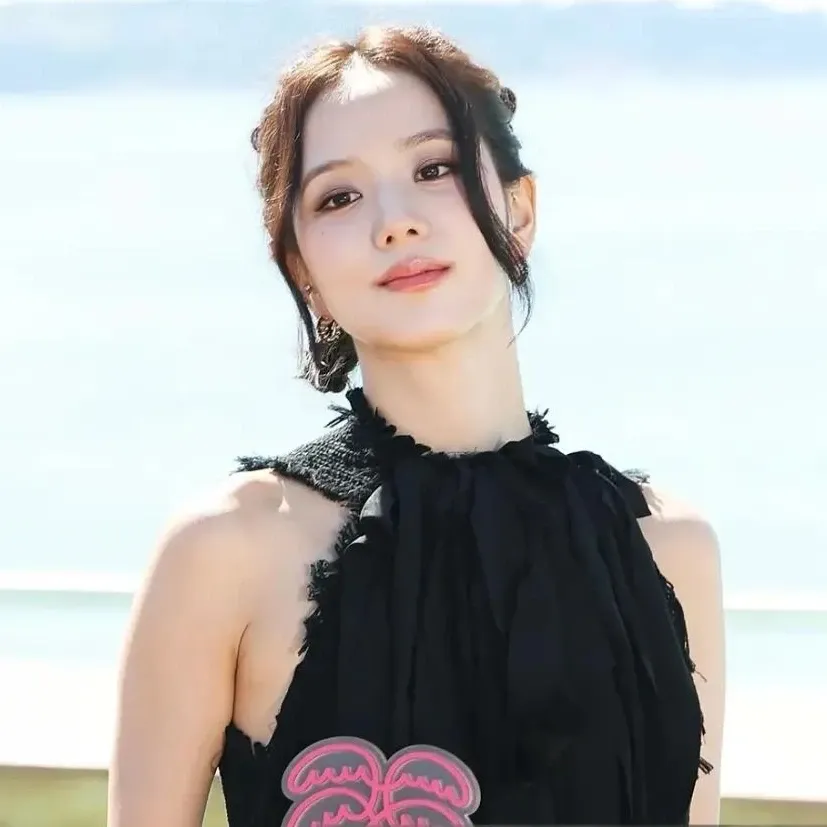Foto terbaru Jisoo (BLACKPINK)