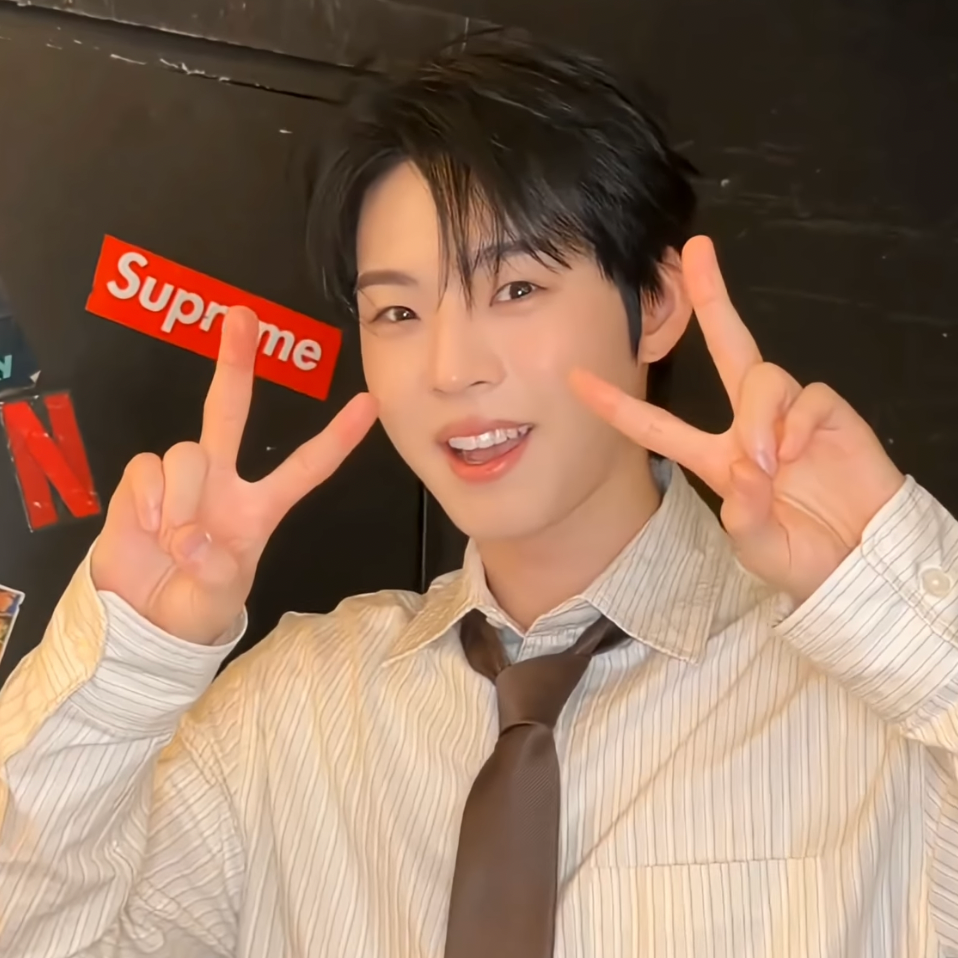 Behind-the-scenes cut of Hyojin (ONF)