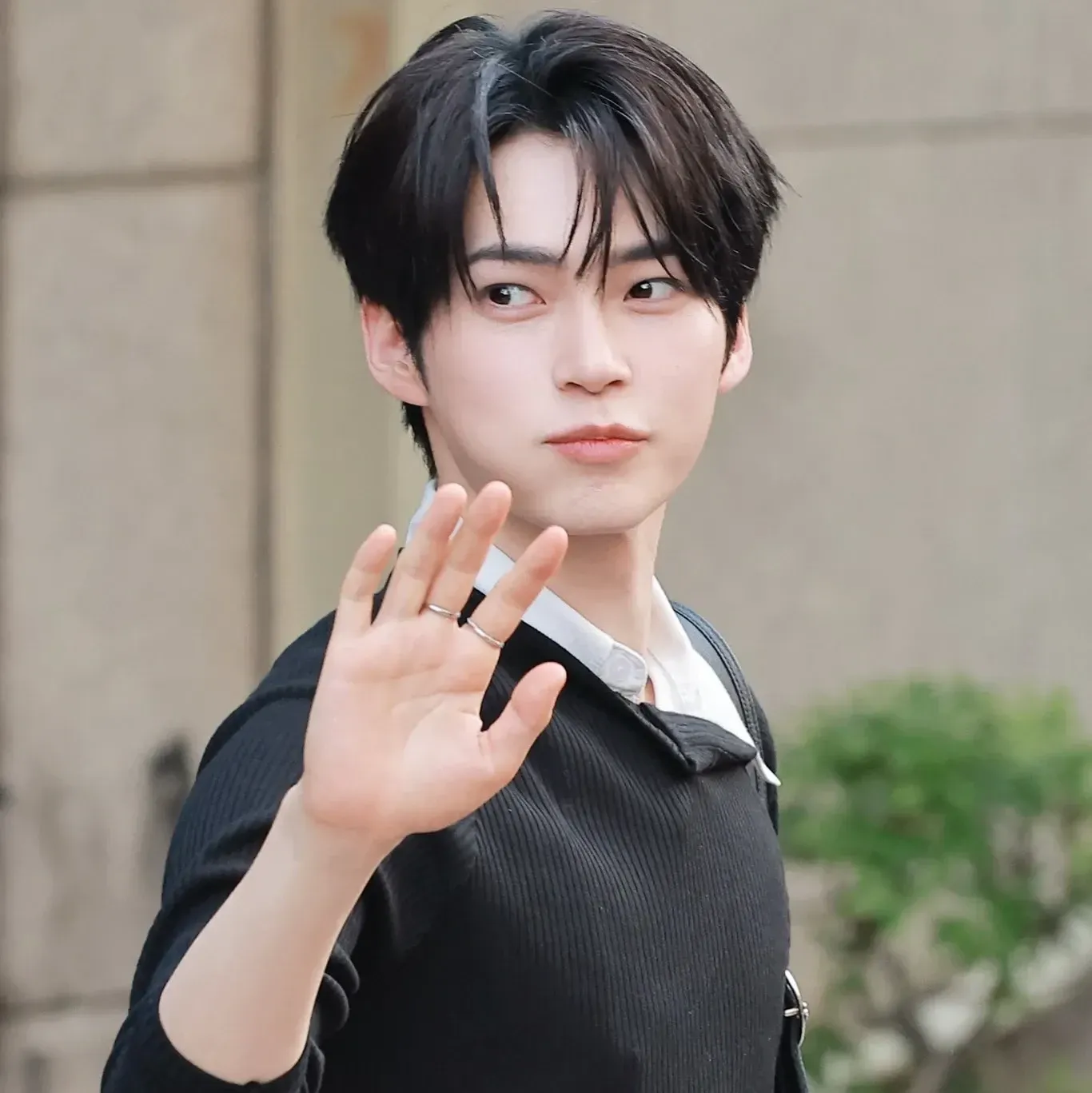 Behind-the-scenes cut of Sung Hanbin (ZEROBASEONE)