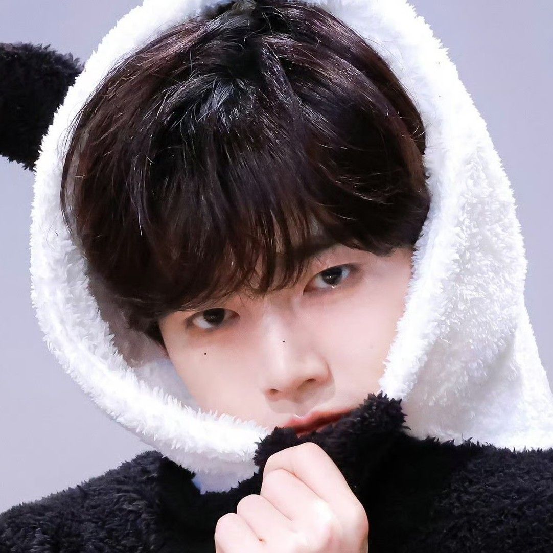 ジャン・ハオ (ZEROBASEONE)の舞台裏ショット