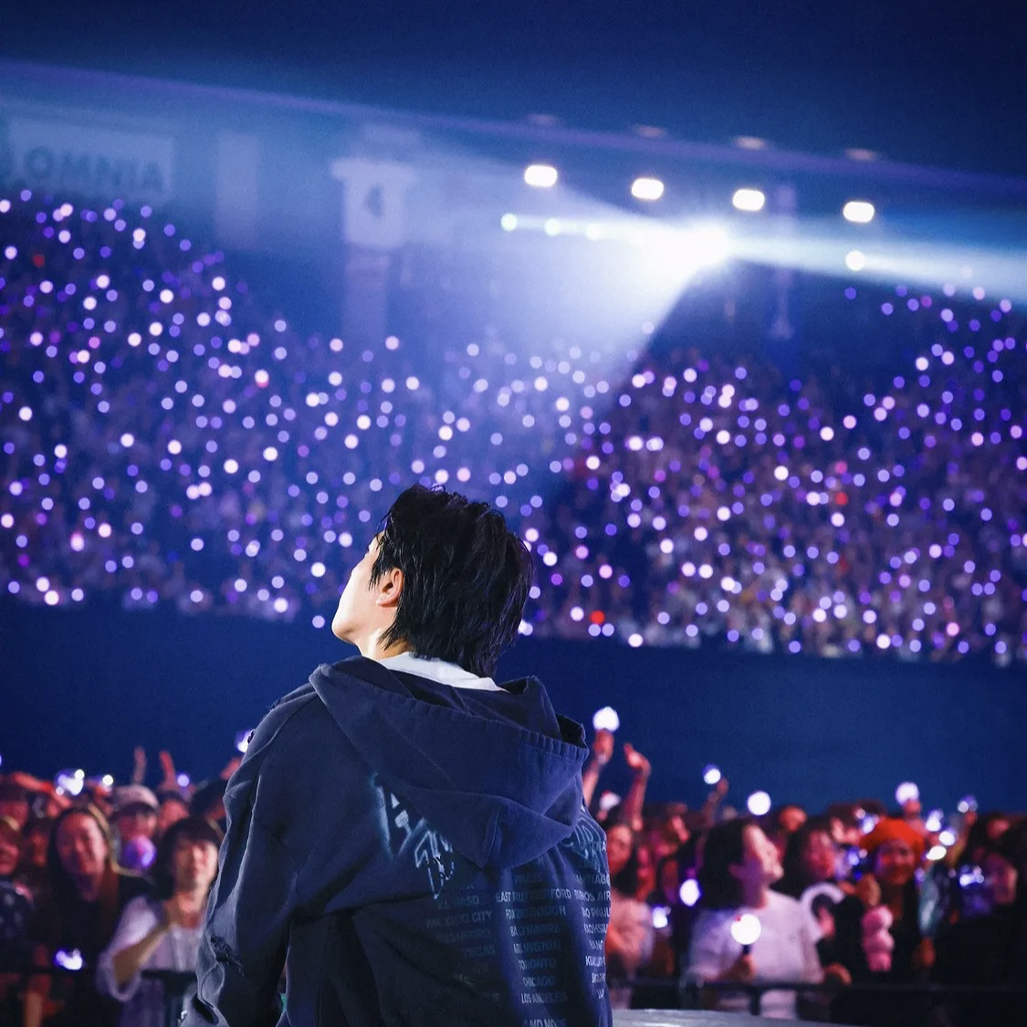 Foto aktivitas terbaru Jin (BTS)