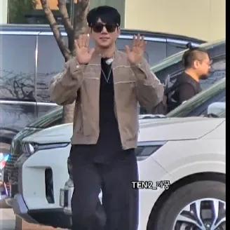 Recent activity shot of Hwang Chiyeol