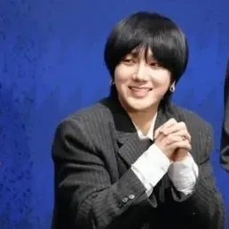 Foto aktivitas terbaru Yesung (Super Junior)