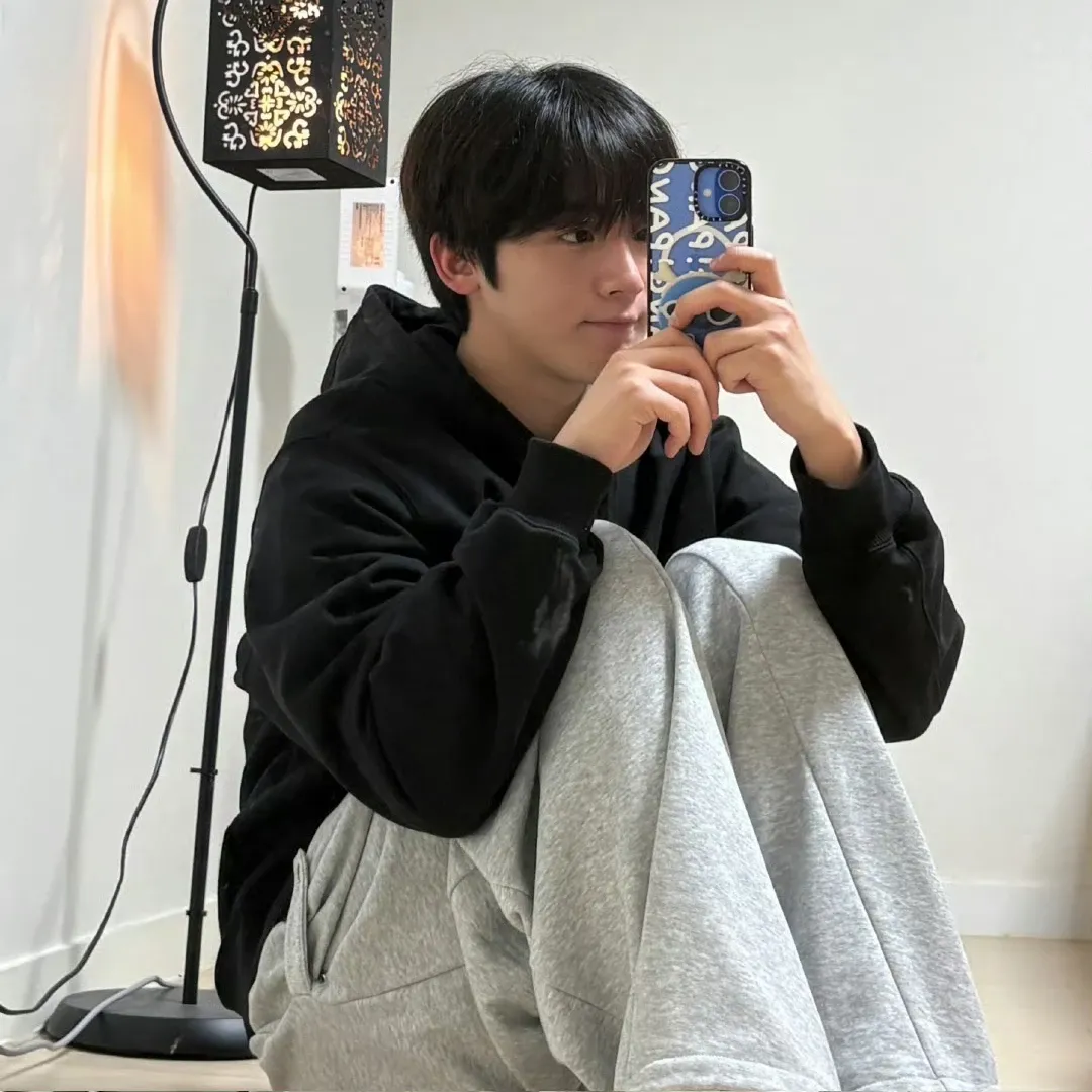 Latest photo of Kim Yohan (WEi)