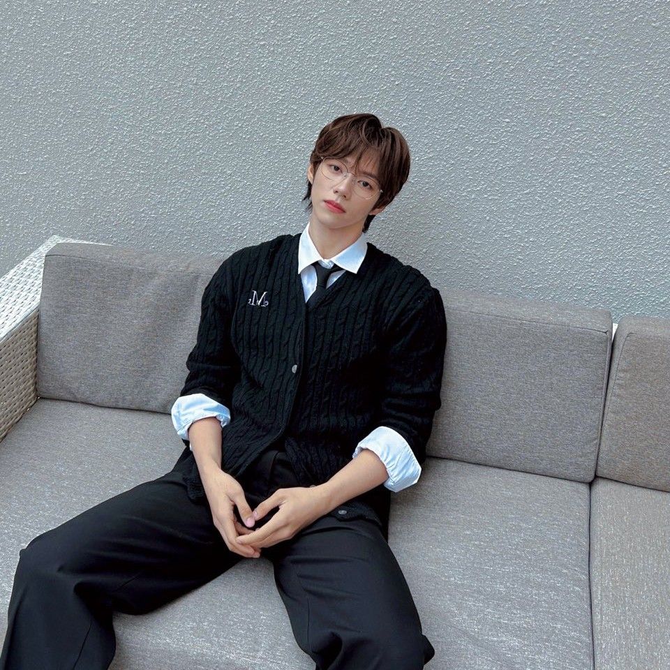 Behind-the-scenes cut of JL (AHOF)