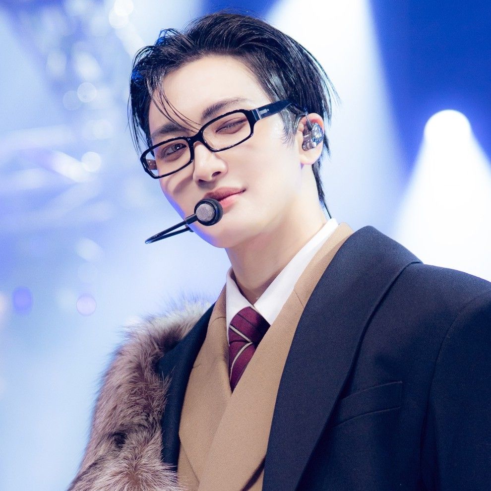 에이티즈의 비하인드 컷