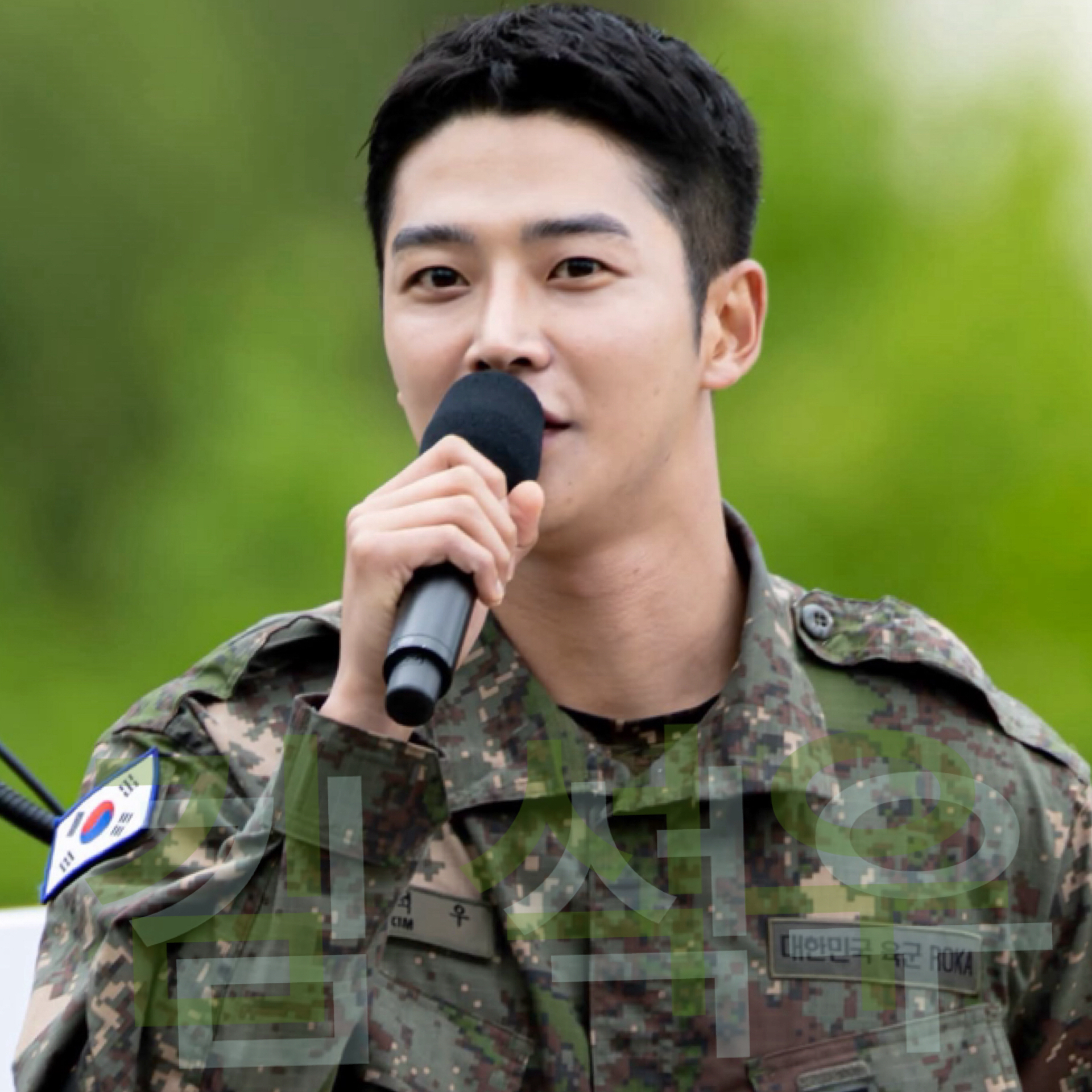 로운의 비하인드 컷